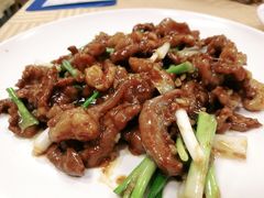 姜葱牛梅皮-巫记鸡饭店