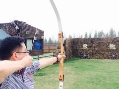 -田园东方蜜桃村的田野营地