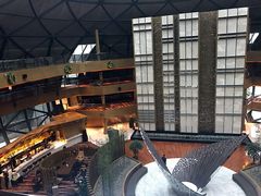 -上海滴水湖皇冠假日酒店