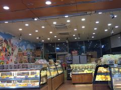 面包甜点陈列柜-赞记龙凤礼饼(广州市二宫向群宾馆店)