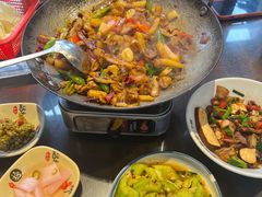 -富正毅三下锅·湘西韵味(天门山索道店)