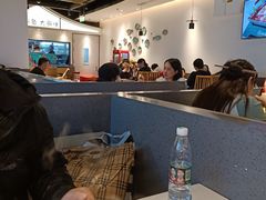 大堂-渝是乎酸菜鱼·川渝小炒(新世界百货望京店)