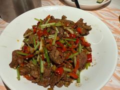 小炒黄牛肉-天山醉美辣子鸡(文艺路店)