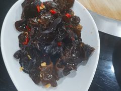 爽口木耳-三里屯土灶炖公鸡地锅鸡(江东店)