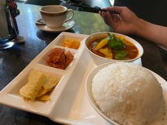 -星河吉酒店-BOND大堂吧·咖啡·简餐