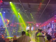 -喜鹊音乐酒馆(西街店)