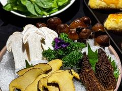 -鲜入唯煮·港式海鲜牛肉火锅(金宝街店)