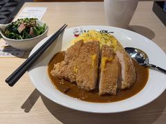 吃鸡奶酪鸡排蛋包咖哩饭-白熊咖哩(新世界城店)