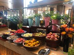 自助取餐区-松山湖凯悦酒店·Café自助餐厅·周末火舞秀表演