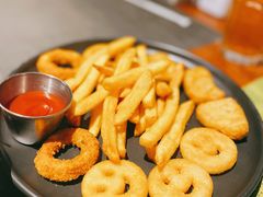 脆炸拼盘-摇滚披萨(长春街店)