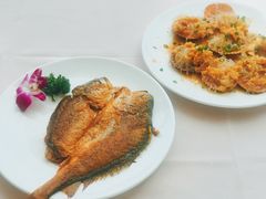 香煎黄花鱼-美人鱼悬崖海景餐厅(鹿嘴山庄店)