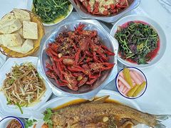 -丹水桥地锅鱼·翘嘴鲌·地方特色全鱼宴(丹江口大坝店)