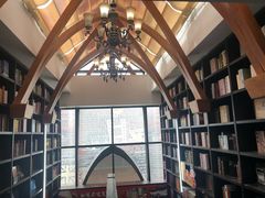 -钟书阁(松江泰晤士小镇店)