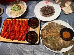 -肥肥虾庄·金牌油焖大虾(东湖欢乐谷店)