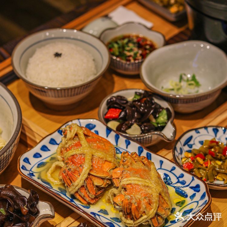 跟成都土著吃蟹黄面❗️TA们都说来蟹叁寳…