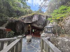 -石峰岩寺