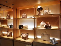 -文艺复兴百货(米兰大教堂广场店)