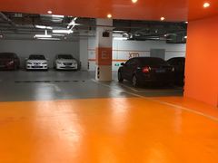 -虹桥天地-停车场