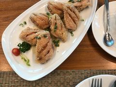 -Chom Cafe and Restaurant