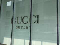 -Gucci(首创奥特莱斯店)