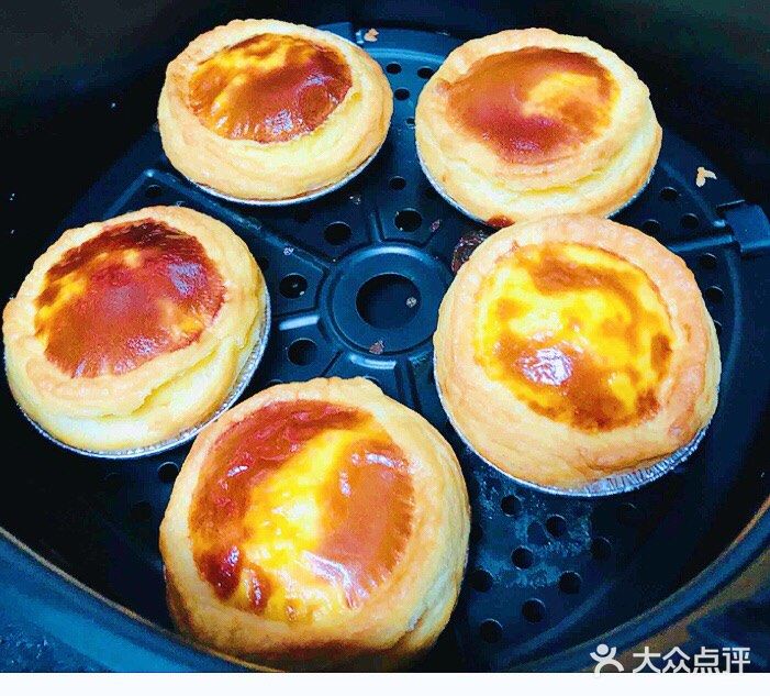 想吃蛋挞了，就自己做起来 主料：    蛋挞皮  