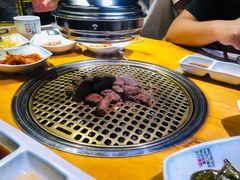 唯成炭香牛肉-唯成•韩国炭火烤肉 유성고기