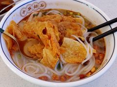 -弘束束柳州深巷螺蛳粉(珠江路店)