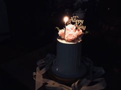 C006加高生日蛋糕4磅-Biteology Artisan Cakes(红庄·国际文化保税创新园店)