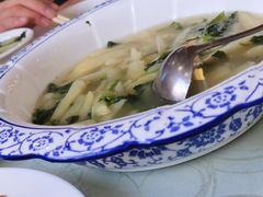 山野菜土豆汤-小城家宴