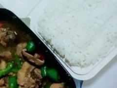 -杨铭宇黄焖鸡(新华路店)