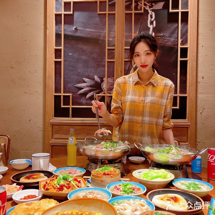 车公庙又多了家川菜小馆冯四孃跷脚牛肉