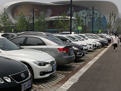 -融创茂-停车场