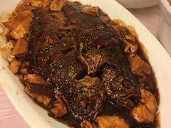红烧豆腐烩小黄鱼-玲珑餐厅(陕西南路店)