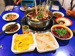 -马路边边麻辣烫(世纪金源店)