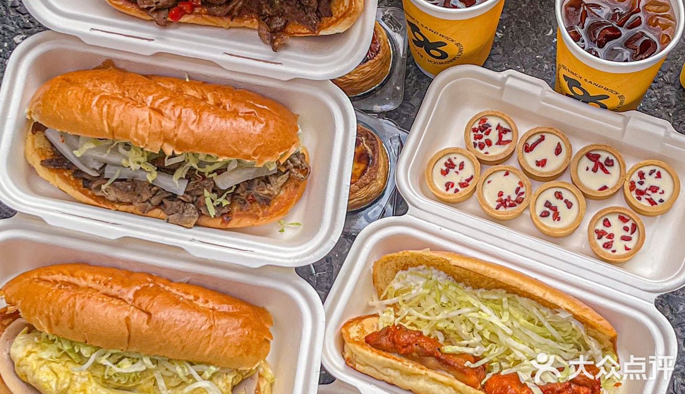 在杭州！！美式三明治🥪料好足。。。