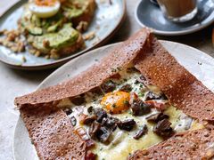 鸡蛋蘑菇熏肉荞麦可丽饼-RAC BAR(安福路店)