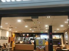 -麦当劳(上海虹桥站30B检票口楼上)
