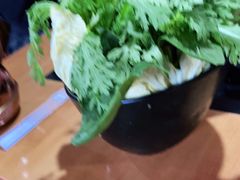 -果松木炭酸菜铜火锅·外婆参鸡汤