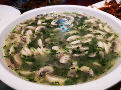 荠菜烩蘑菇-三林本帮馆(中林街店)