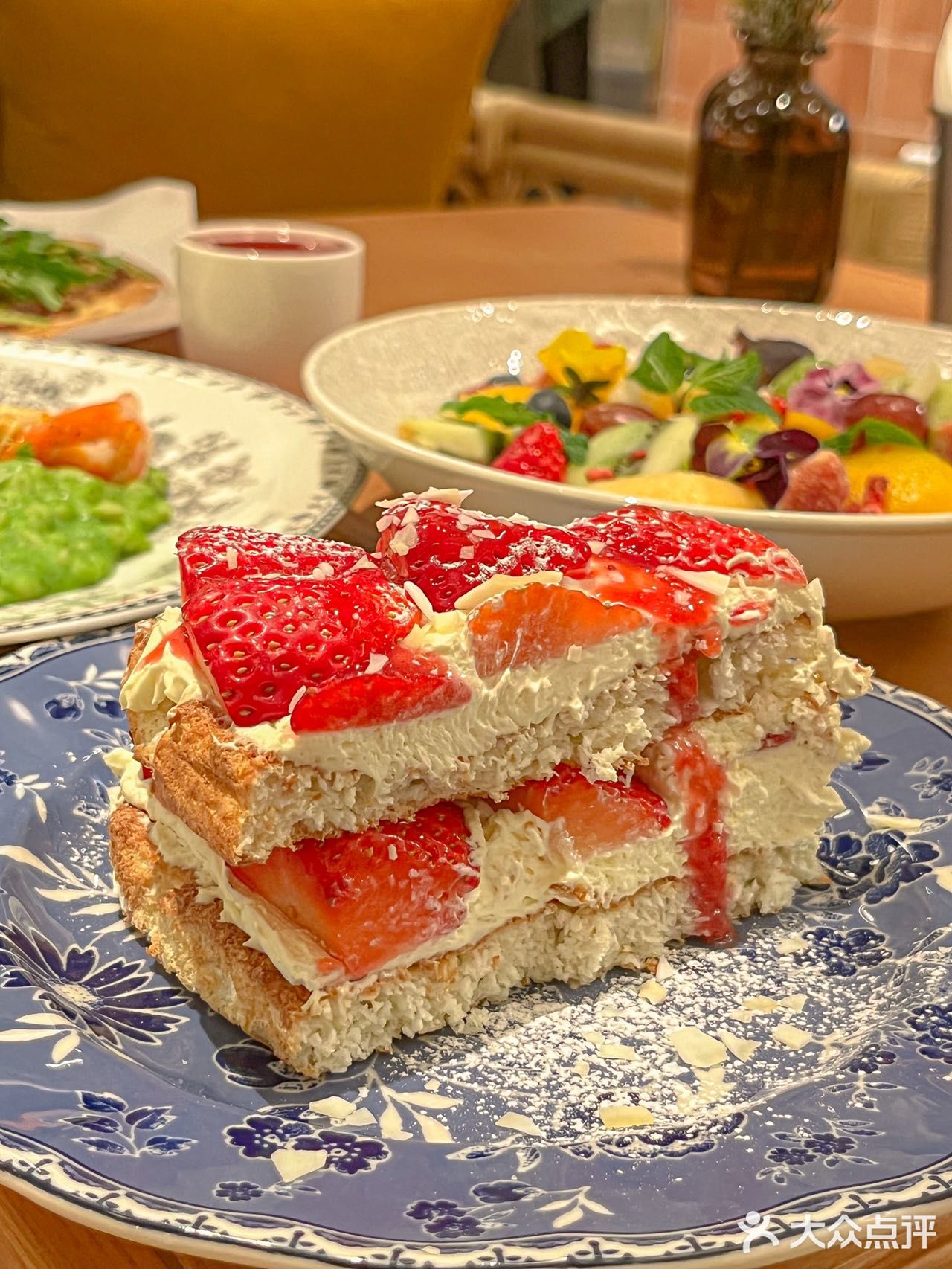 鲜花🌹咖啡☕️小蛋糕🍰K11超惬意西餐