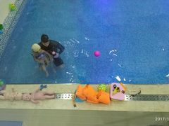 -爱乐游亲子游泳俱乐部