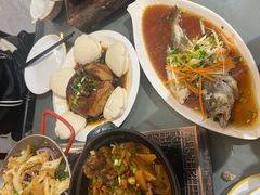 -梓檚中餐厅湖北菜小龙虾武昌鱼排骨藕汤(黄鹤楼店)