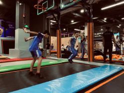 -蹦贝运动中心·蹦床·攀岩·闯关(龙岗店)