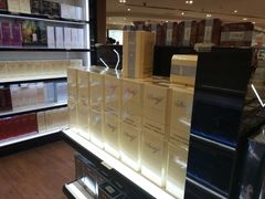 -日上免税店(三径路t3店)