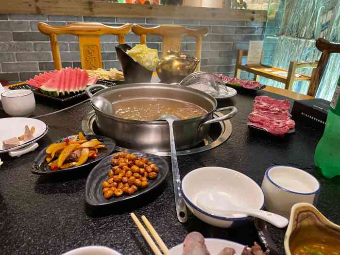全汁全味驴庄·驴肉滋补火锅-"周末去的,人不多,很适合一家人去吃