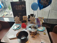-雍容荟帝王蟹活龙虾展台自助(IFS黑金店)
