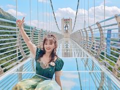 -客天下恐龙水晶玻璃桥