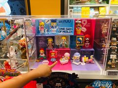 -泡泡玛特POPMART(杭州乐堤港店)
