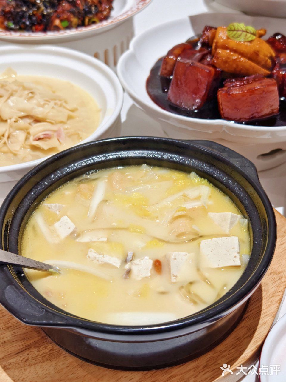 不一样的小炒肉，食材新鲜、服务敲好！ 