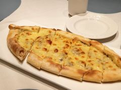 芝士披萨-伊斯坦布尔土耳其清真咖啡餐厅